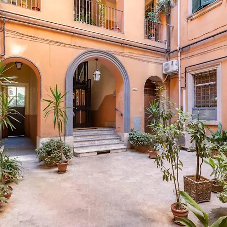 Grande E Storico Ai Musei Vaticani *